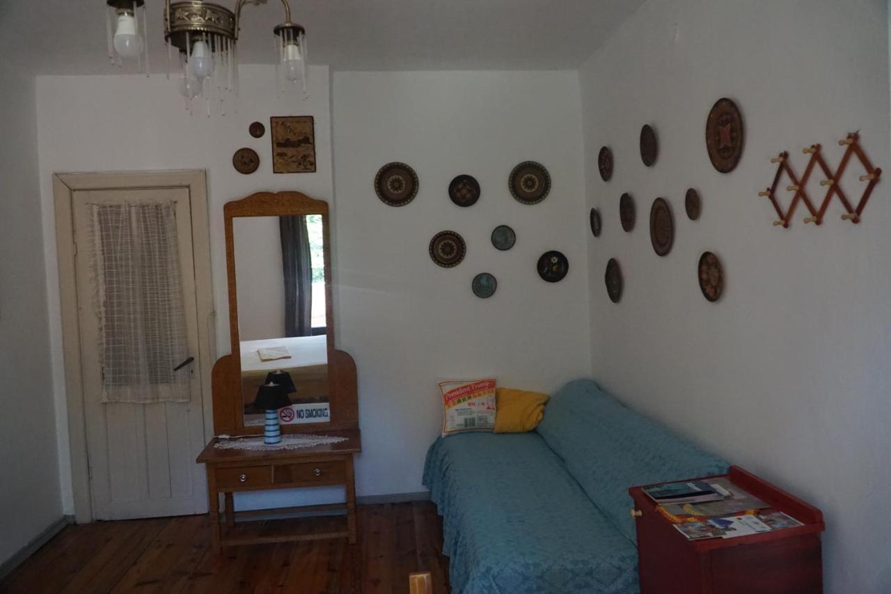 Albaniantrip Rooms And Apartments Tiranë Ngoại thất bức ảnh