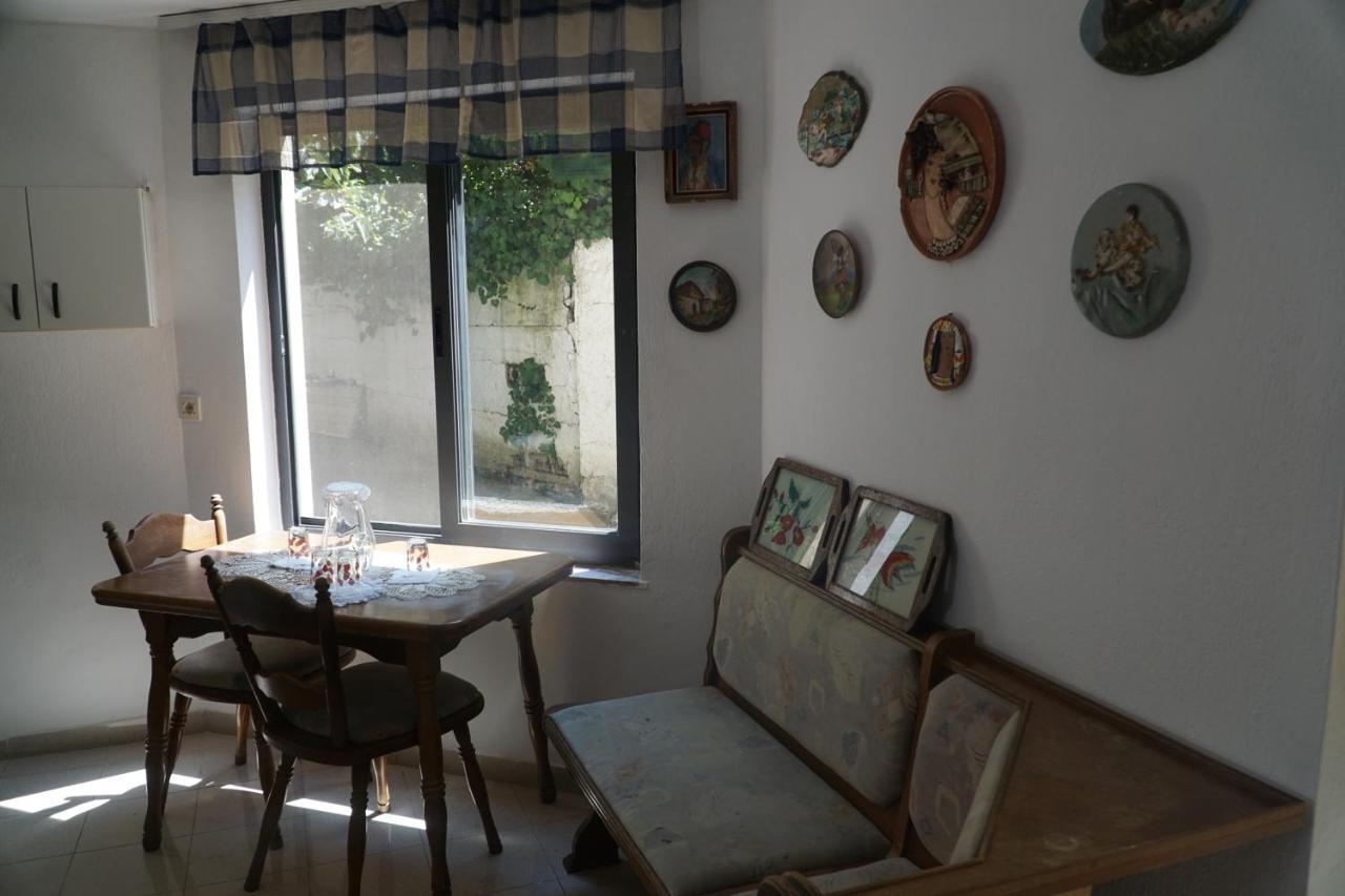 Albaniantrip Rooms And Apartments Tiranë Ngoại thất bức ảnh
