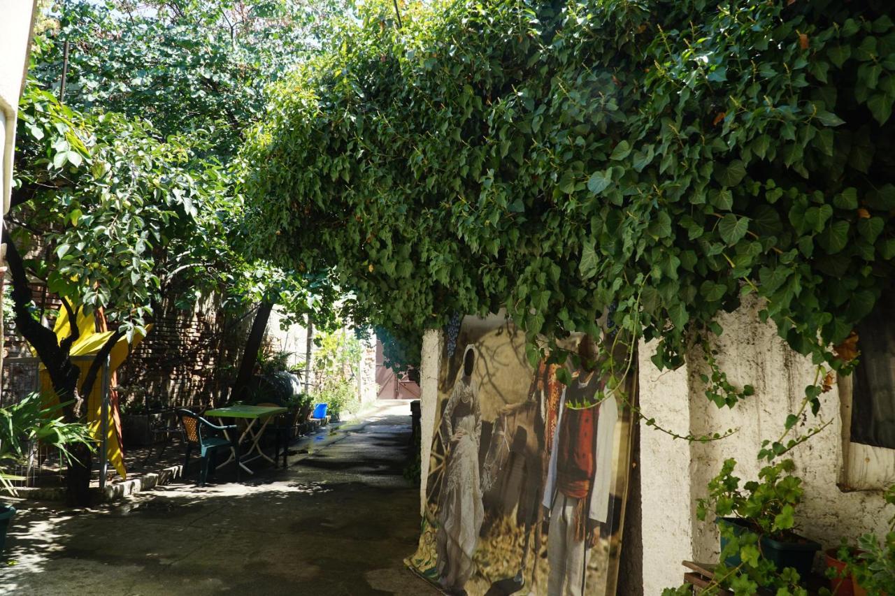 Albaniantrip Rooms And Apartments Tiranë Ngoại thất bức ảnh