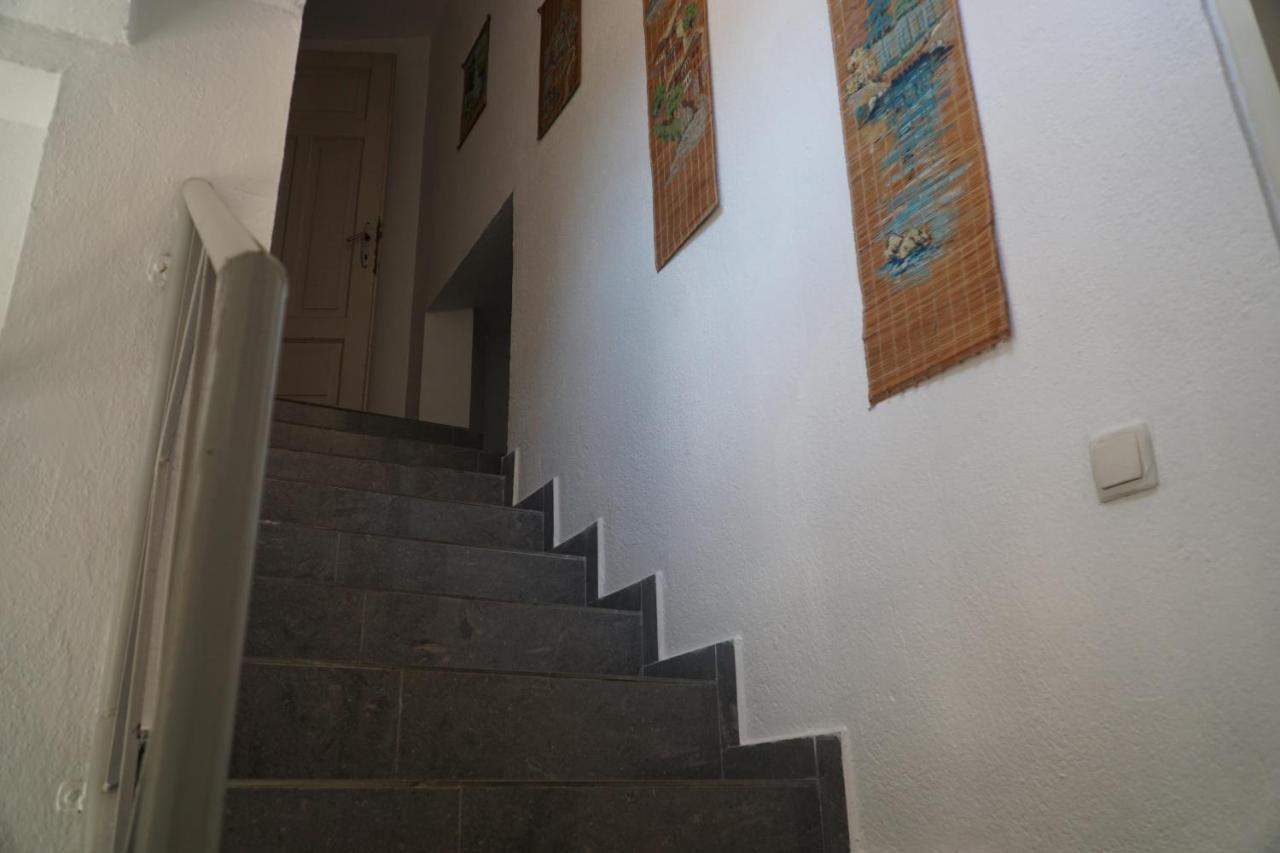 Albaniantrip Rooms And Apartments Tiranë Ngoại thất bức ảnh