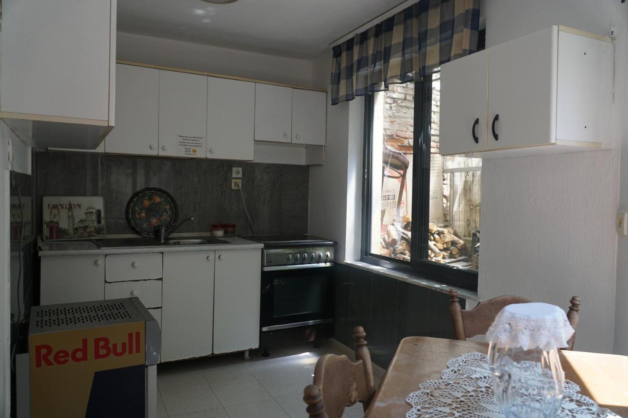 Albaniantrip Rooms And Apartments Tiranë Ngoại thất bức ảnh